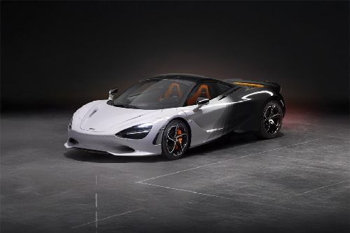 McLaren  750S Front angle low view