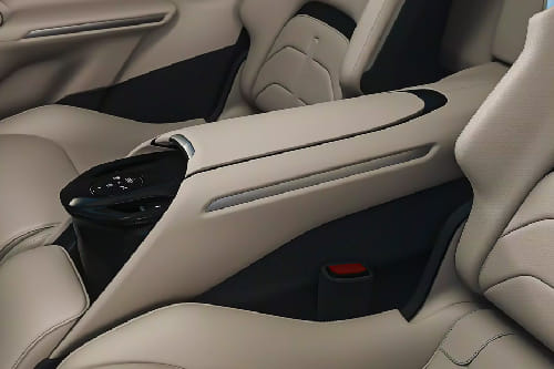 Purosangue Armrest Rear