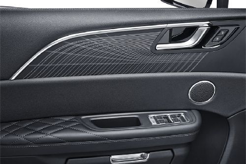 door handle interior of Hongqi EHS9