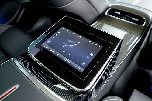 Rear Seat Entertainment of هونشي إتش 9