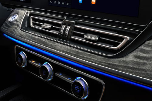 Front AC Controls of Hongqi HS5