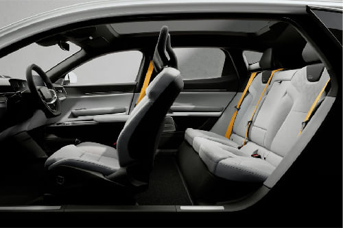 بولستار ٣ Front And Rear Seats Together