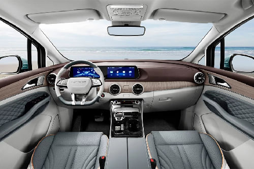 Dashboard View of يو-تور