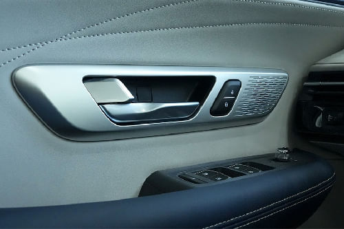 door handle interior of دونج فينج هيودج