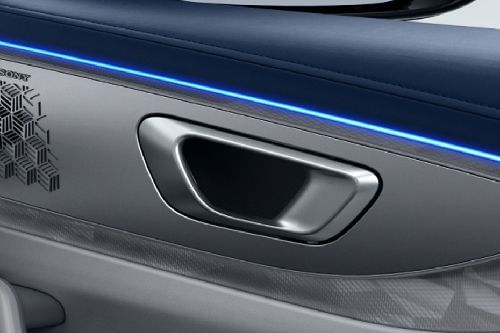 door handle interior of إكسيد LX