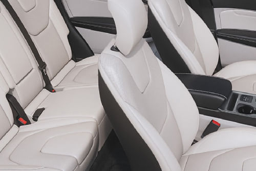 Ford Edge Front And Rear Seats Together