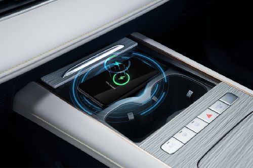 Power Accessories Outlet View of OMODA E5