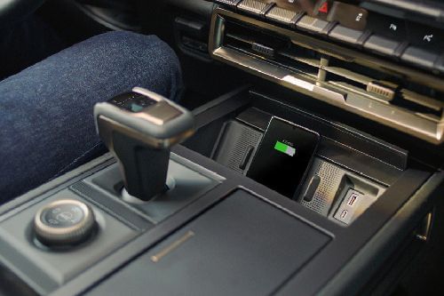 Power Accessories Outlet View of GMC HUMMER EV