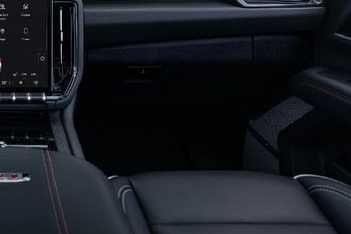 جي إم سي يوكون إكس إل  Glove Box