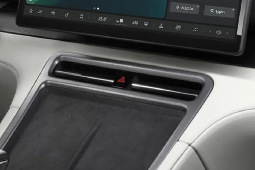 Front AC Controls of ROX 01