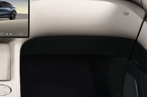 Xiaomi YU7 Glove Box