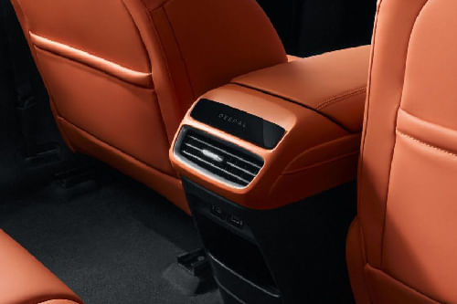 إس 05 Rear AC Controls