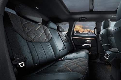 ديبال جي 318 Rear Seats
