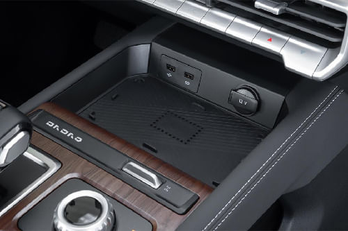 Power Accessories Outlet View of JMC Grand Avenue Plus