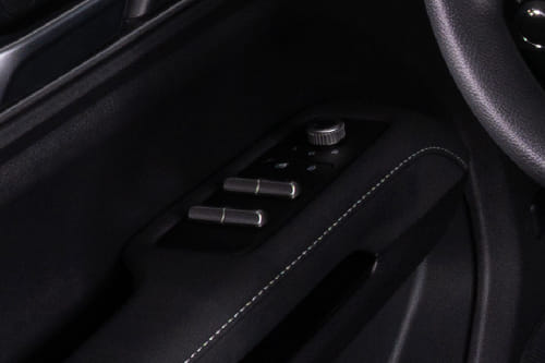 ج إم سي فيجوس Drivers Side In Side Door Controls