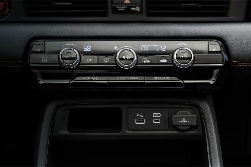 Front AC Controls of هوندا بايلوت