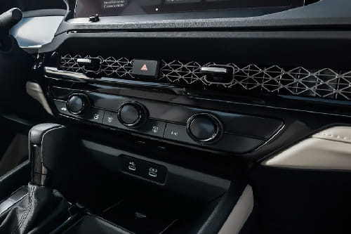 Front AC Controls of Honda ACCORD E HEV