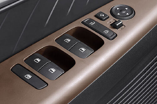 هيونداي أكسنت Drivers Side In Side Door Controls