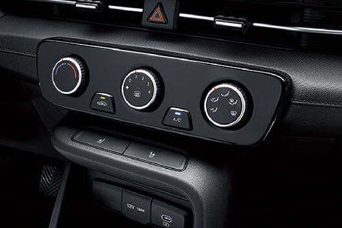 Front AC Controls of هيونداي أكسنت