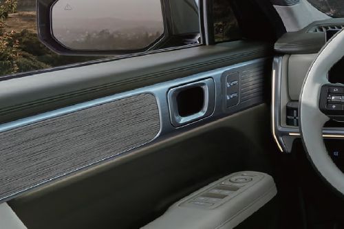 door handle interior of Hyundai Santa Fe