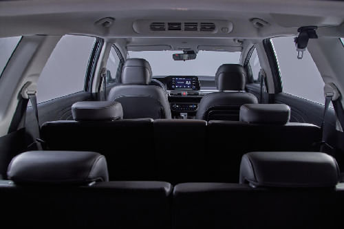 هيونداي ستارغيزر Front And Rear Seats Together