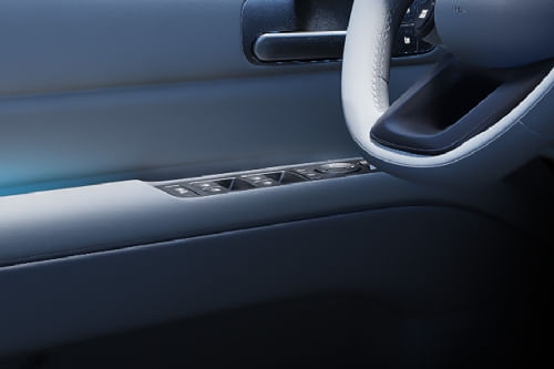 Hyundai Nexo Drivers Side In Side Door Controls