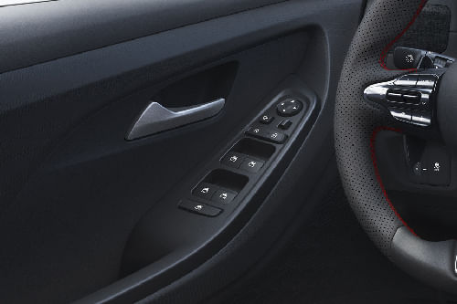 Hyundai Creta Drivers Side In Side Door Controls