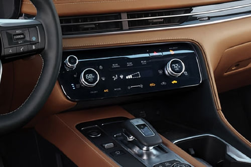 Front AC Controls of Infiniti QX60