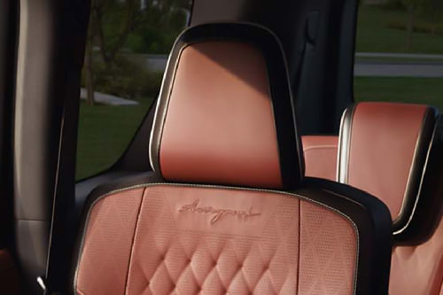 كيو إكس 80  Rear Seat Head rest
