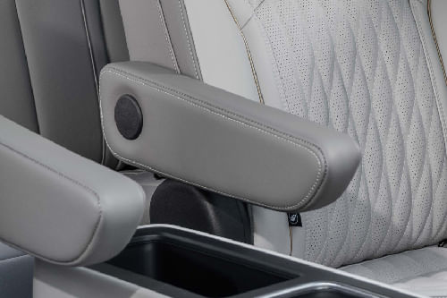 QX60 2026 Armrest Rear