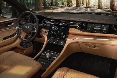 جراند شيروكي Center Console