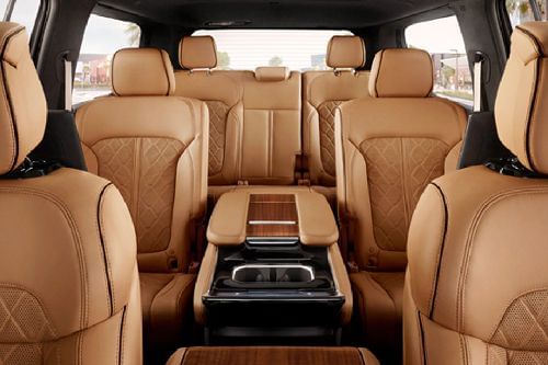 جيب جراند واجونير Front And Rear Seats Together