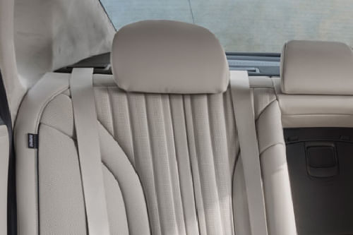 كيه 8  Rear Seat Head rest