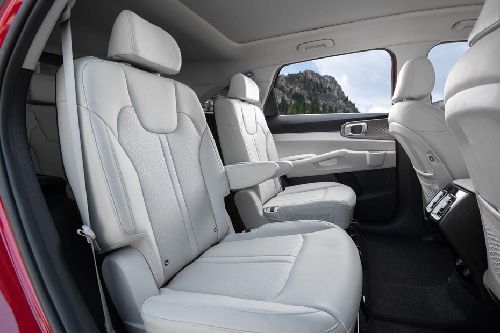 KIA Sorento Hybrid Rear Seats