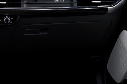 كيا ستونيك Glove Box