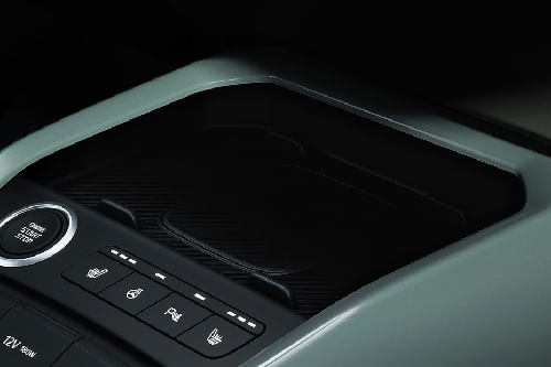 Power Accessories Outlet View of كيا ستونيك