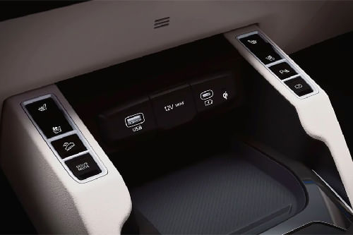 Power Accessories Outlet View of كيا كارينز