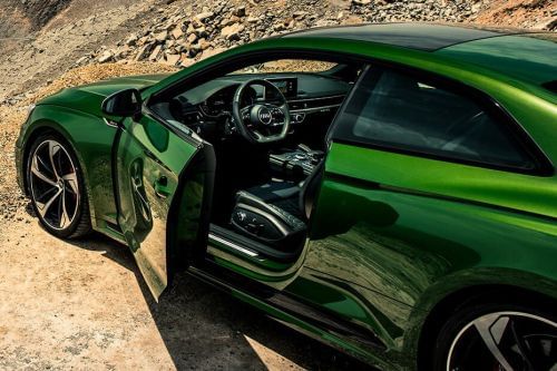 أودي آر إس 5 كوبيه Driver's Side View Door Open