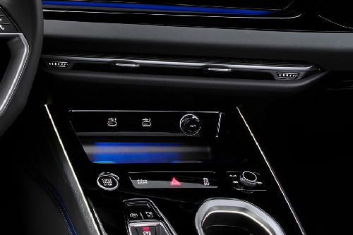 Front AC Controls of Audi A6
