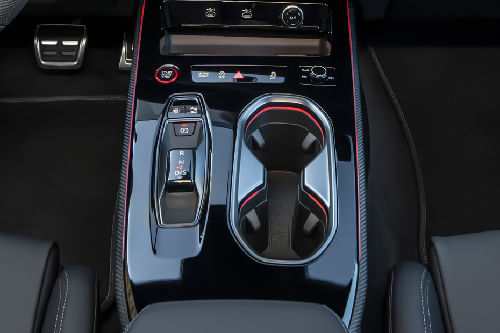 Center Controls of أودي إيه 6 أفانت