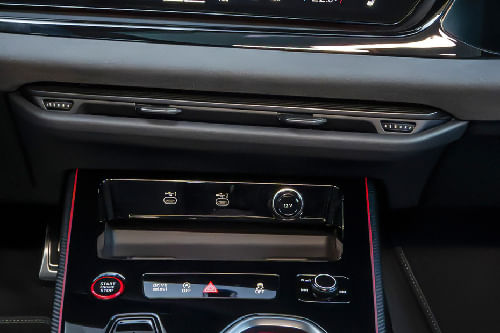 Front AC Controls of أودي إيه 6 أفانت