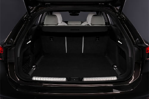 Storage Closer View of أودي إيه 6 أفانت