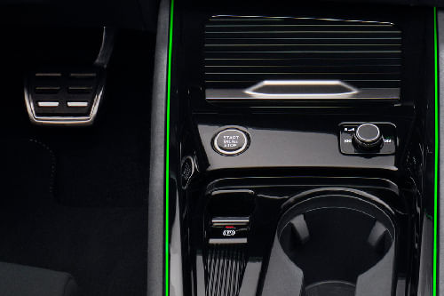 أودي كيو 3 2026 Engine Start Stop Button