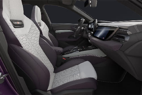 آر إس ٥ Front Seats