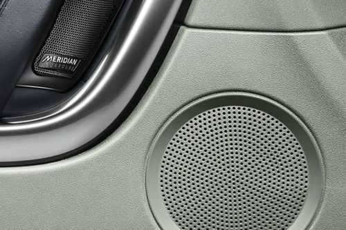 Speakers View of Land Rover Discovery Sport