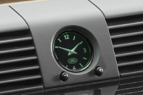 clock in Land Rover Classic Defender