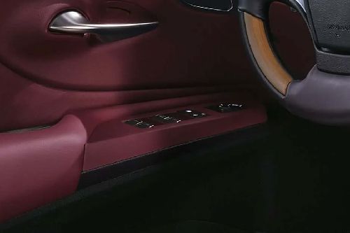 لكزس إي إس 2026 Drivers Side In Side Door Controls