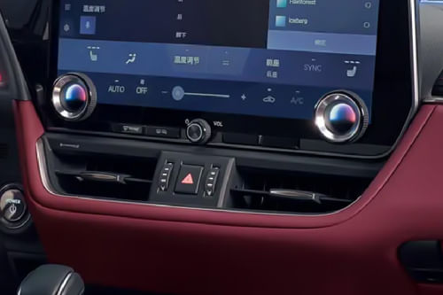 Front AC Controls of لكزس إي إس 2026