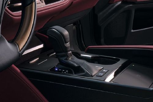 لكزس إي إس 2026 Gear Shifter