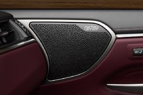 Speakers View of لكزس إي إس 2026